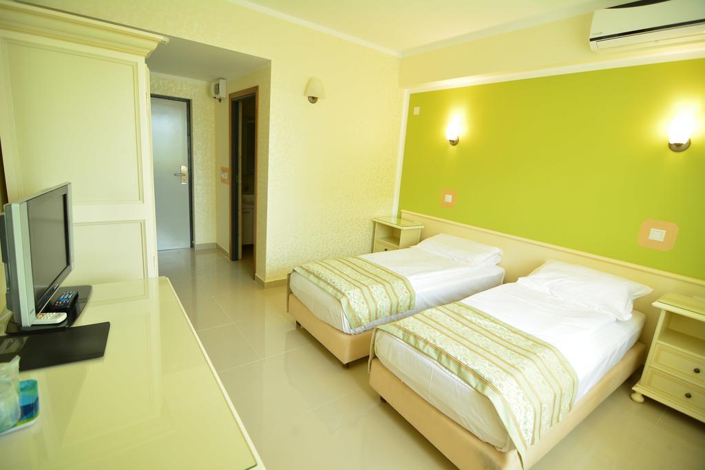 Hotel Seneca บายามาเร ภายนอก รูปภาพ