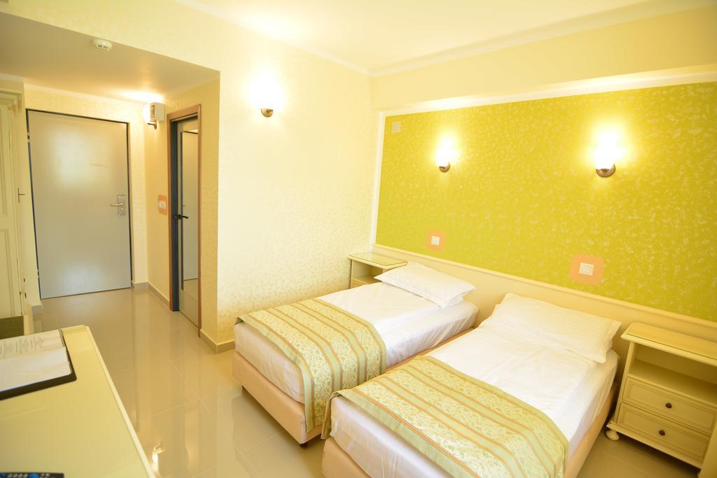 Hotel Seneca บายามาเร ภายนอก รูปภาพ